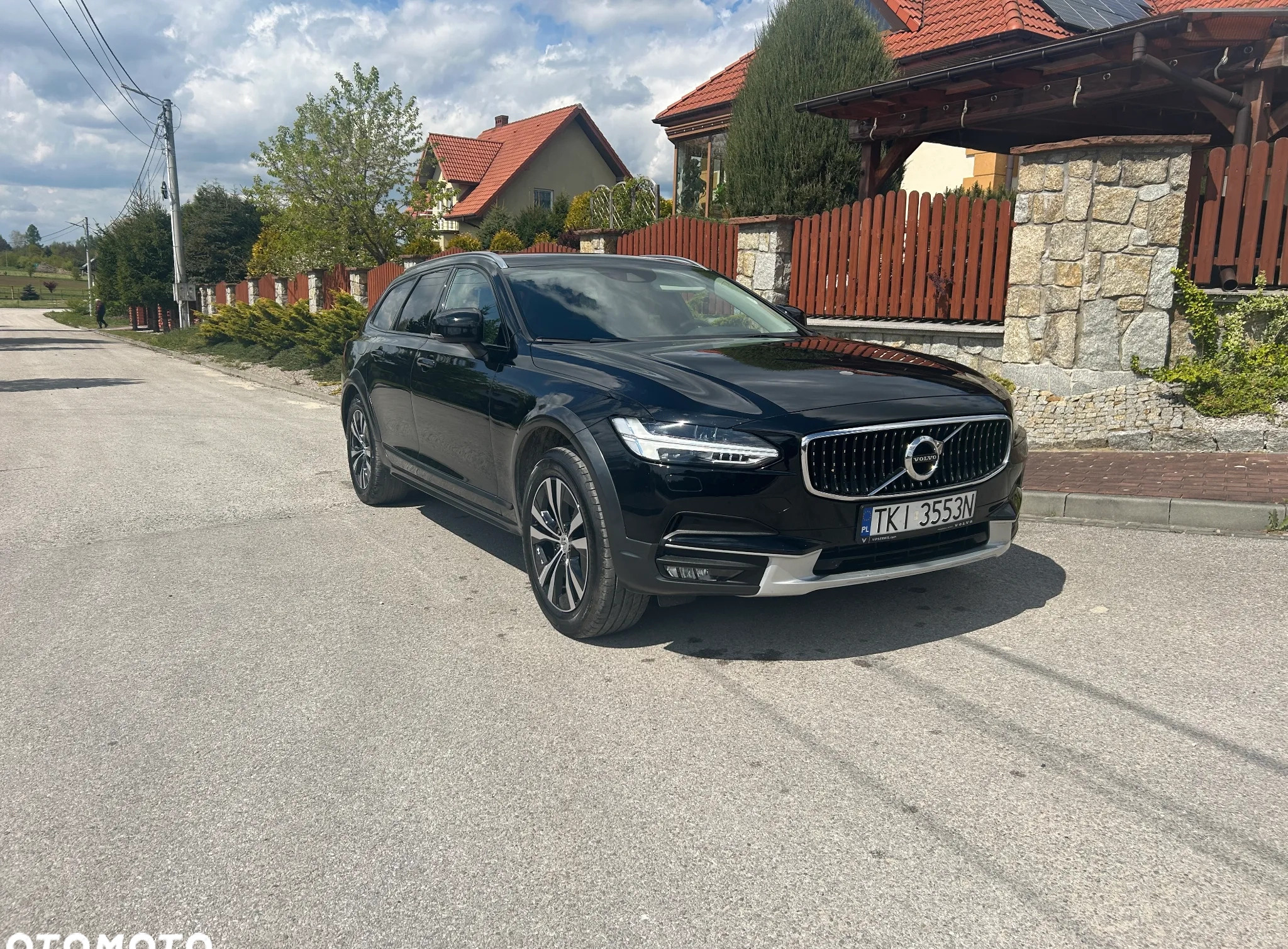 Volvo V90 Cross Country cena 142677 przebieg: 160000, rok produkcji 2019 z Kielce małe 596